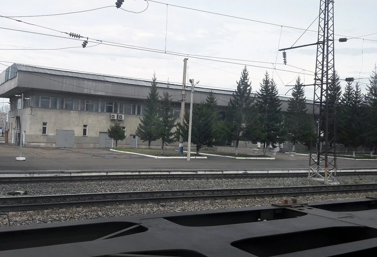 Вокзал Канск-Енисейский и железнодорожные пути в Канске